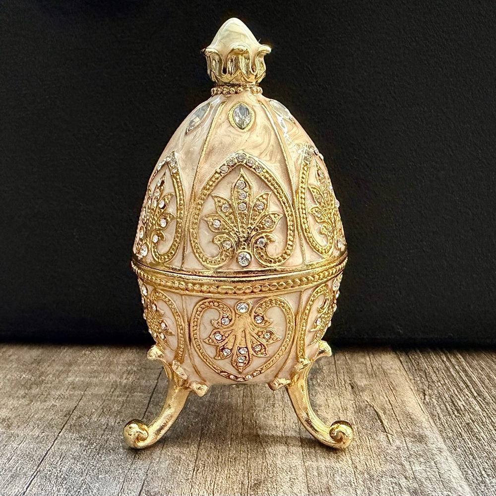 Decorative Beige and Gold Egg Trinket/Jewelry Box